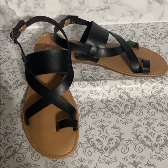 B true bare, straps thong sandal - Picture 4 of 7